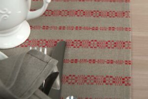 ORNA Behúň na stôl červený