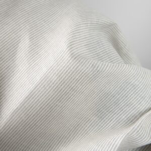 Ľanová látka v prírodných a bielych farebných pruhoch