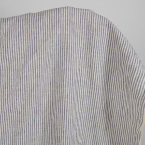 Praná ľanová látka s hnedastými a modrosivými prúžkami