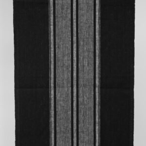 Úzka ľanová tkanina čiernej farby s bielymi stredovými pruhmi