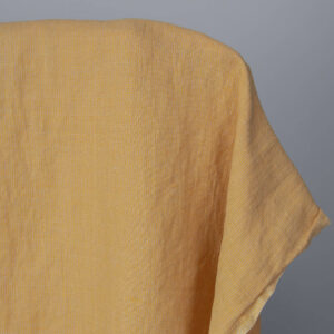 Praná ľanovo-bavlnená tkanina v žlto-pieskovom drobnom vzore