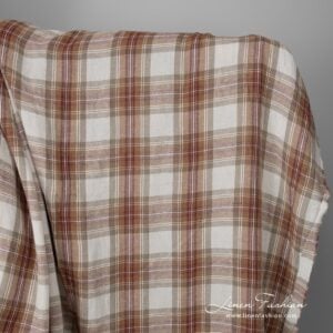 Široká praná polol'anová tkanina smotanová s hnedým károm