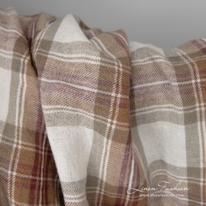 Široká praná polol'anová tkanina smotanová s hnedým károm