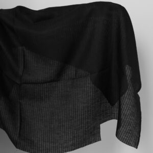 Priesvitná ľanová tkanina s čiernymi pruhmi