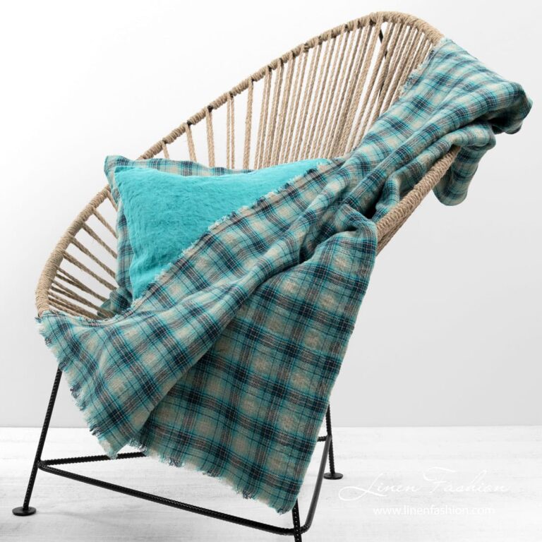 Green linen blanket, ido.