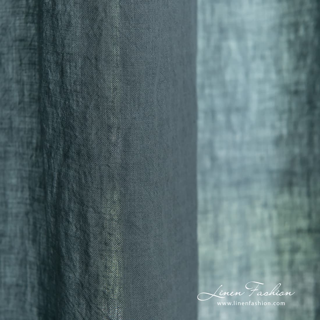 Atlanta curtain in blue grey.