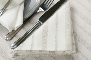 ORNA Stolový obrúsok biely