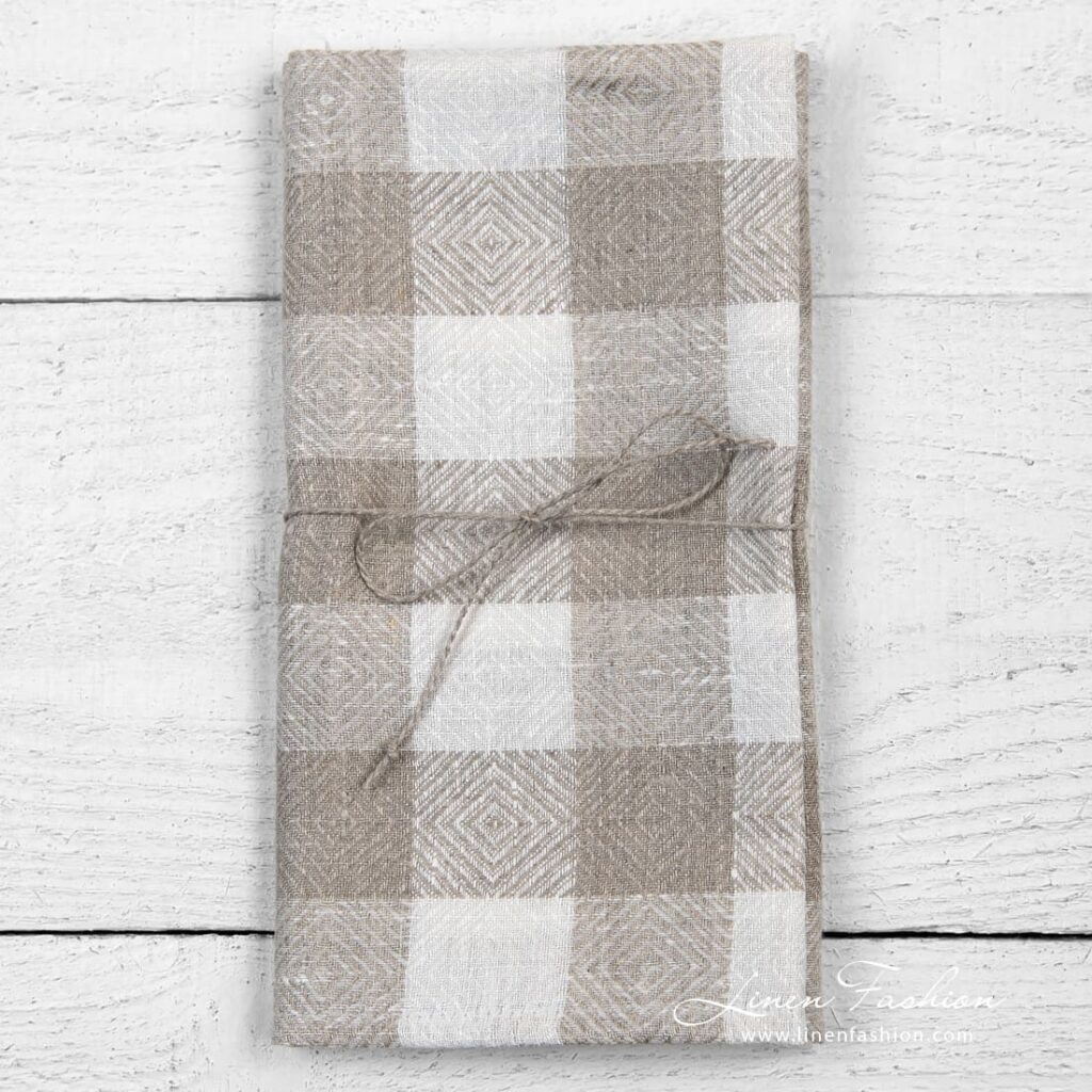 Linen kitchen towel with rhombuses and checks