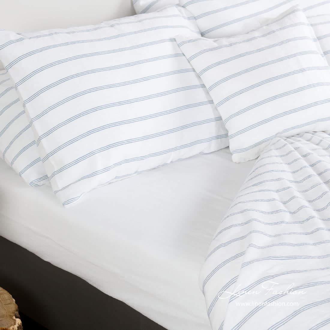 REGATA biela klasická plachta