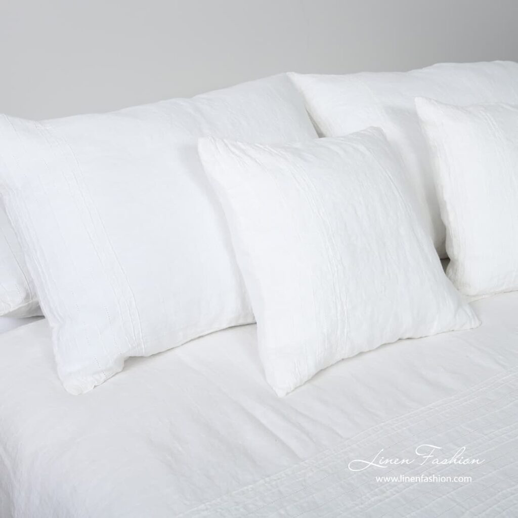 Flamingo pillow case.