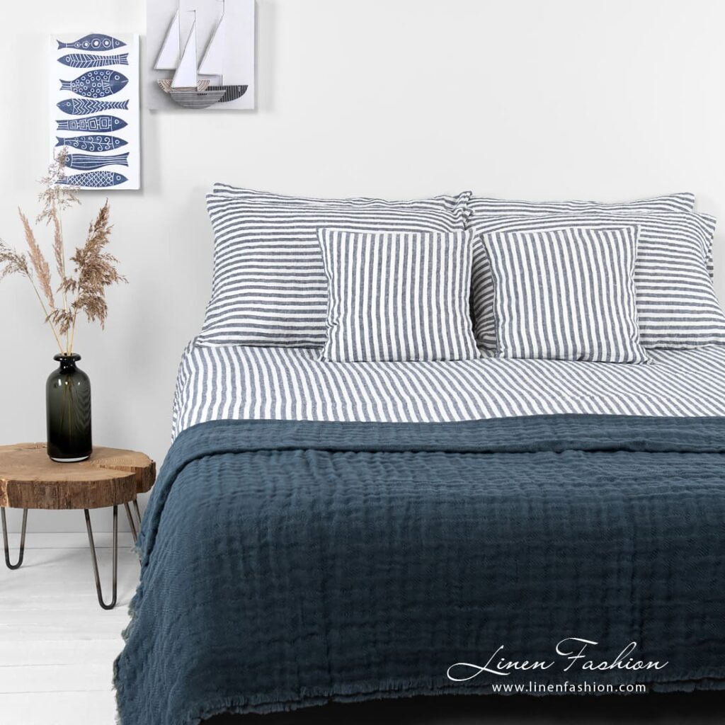MALAGA linen bedset in blue and white stripes