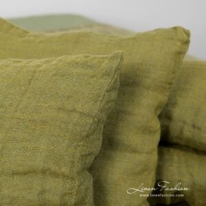 Geen cushion cover in 100% linen with zipper.