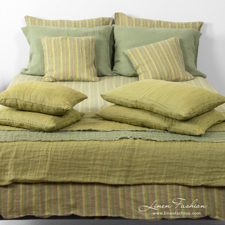 Geen cushion cover in 100% linen.