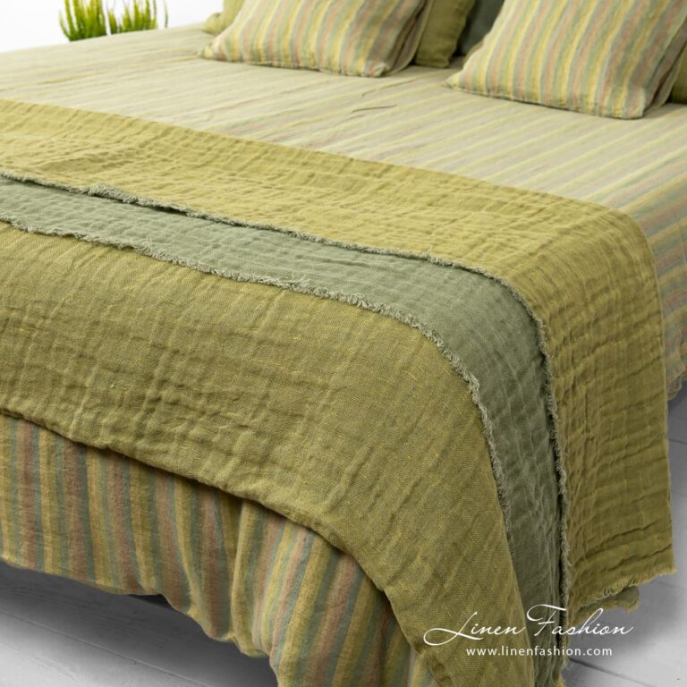 Linen green bedspread Aloe washed.