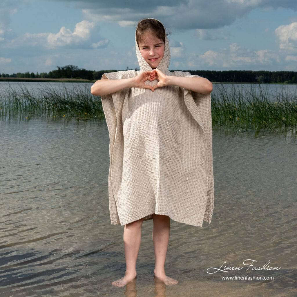 Linen blend poncho towel with pocket