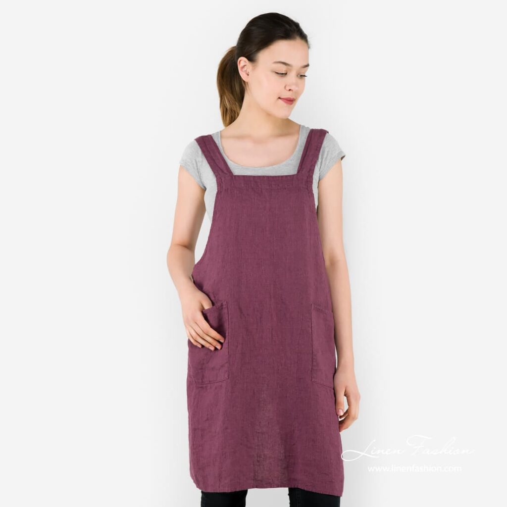 Dark red linen apron, meida.
