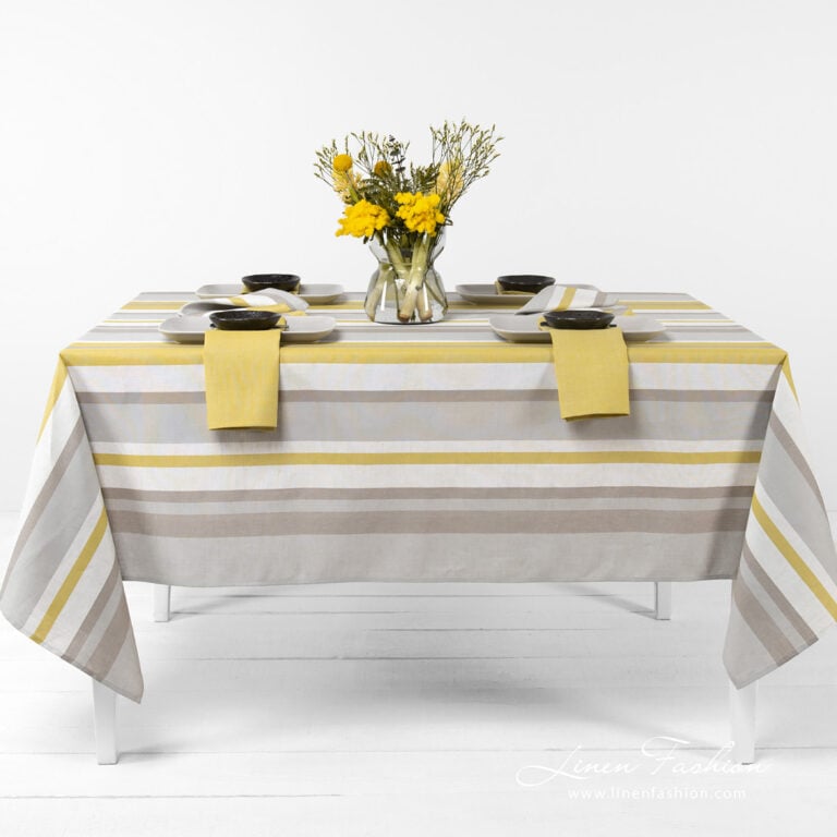 Linen cotton tablecloth in stripes.