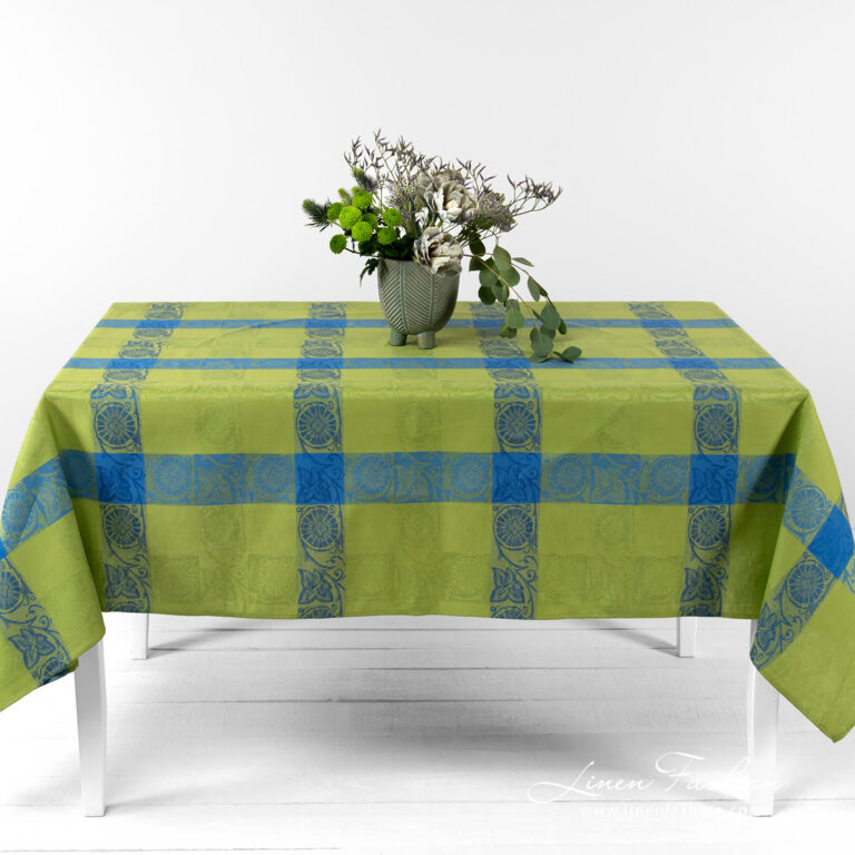 Linen cotton Jacquard tablecloth.