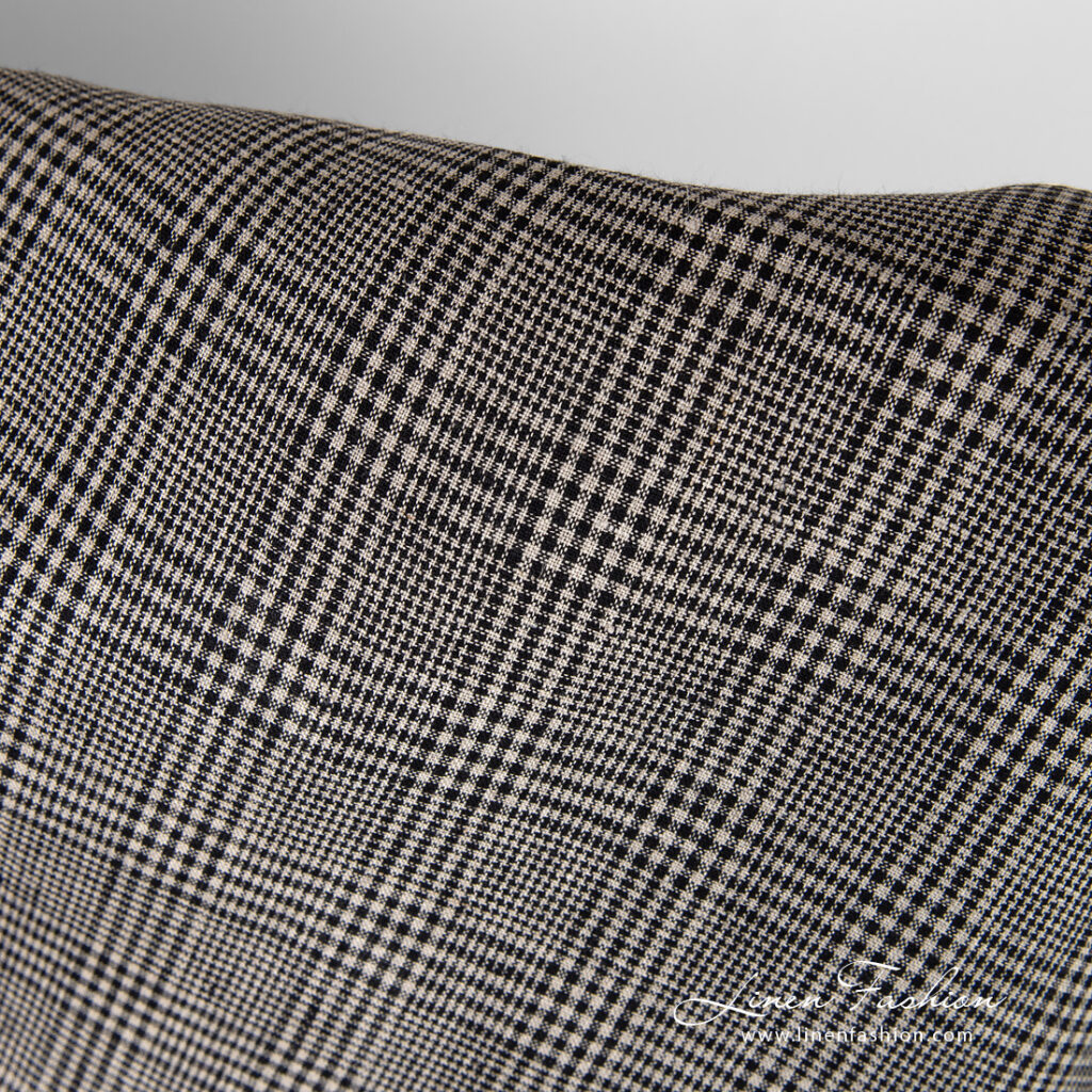 Checked linen frabric with natural (undyed) and black yarns