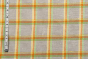 Sivá ľanovo-bavlnená tkanina s farebnými kárami