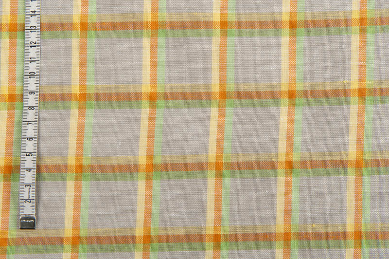 Sivá ľanovo-bavlnená tkanina s farebnými kárami – Obrázok 2