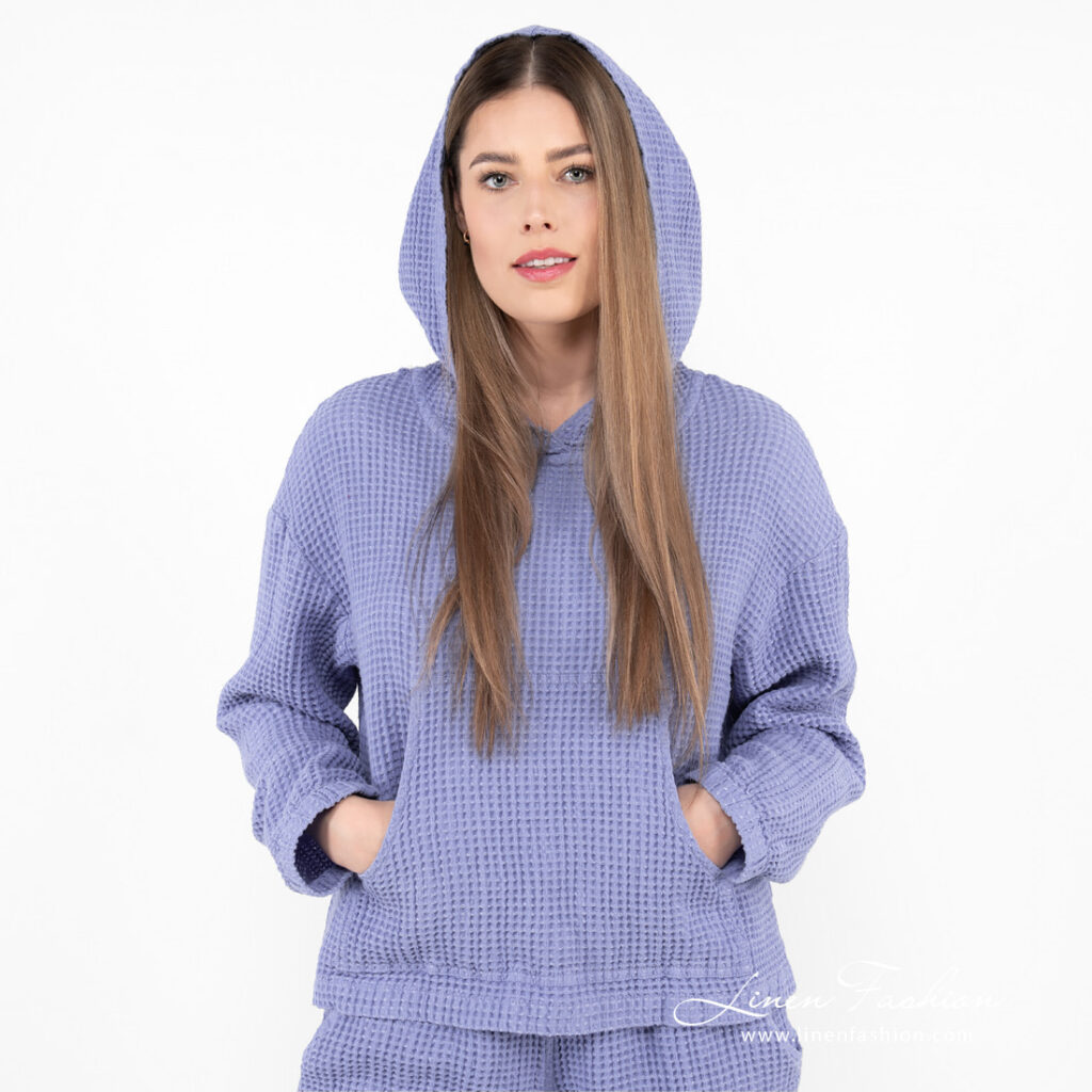 hoodie violet blue with pockets.