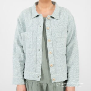 Linen cotton green jacket with button closure.