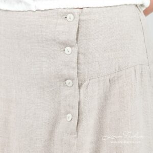 Skirt in light grey color.