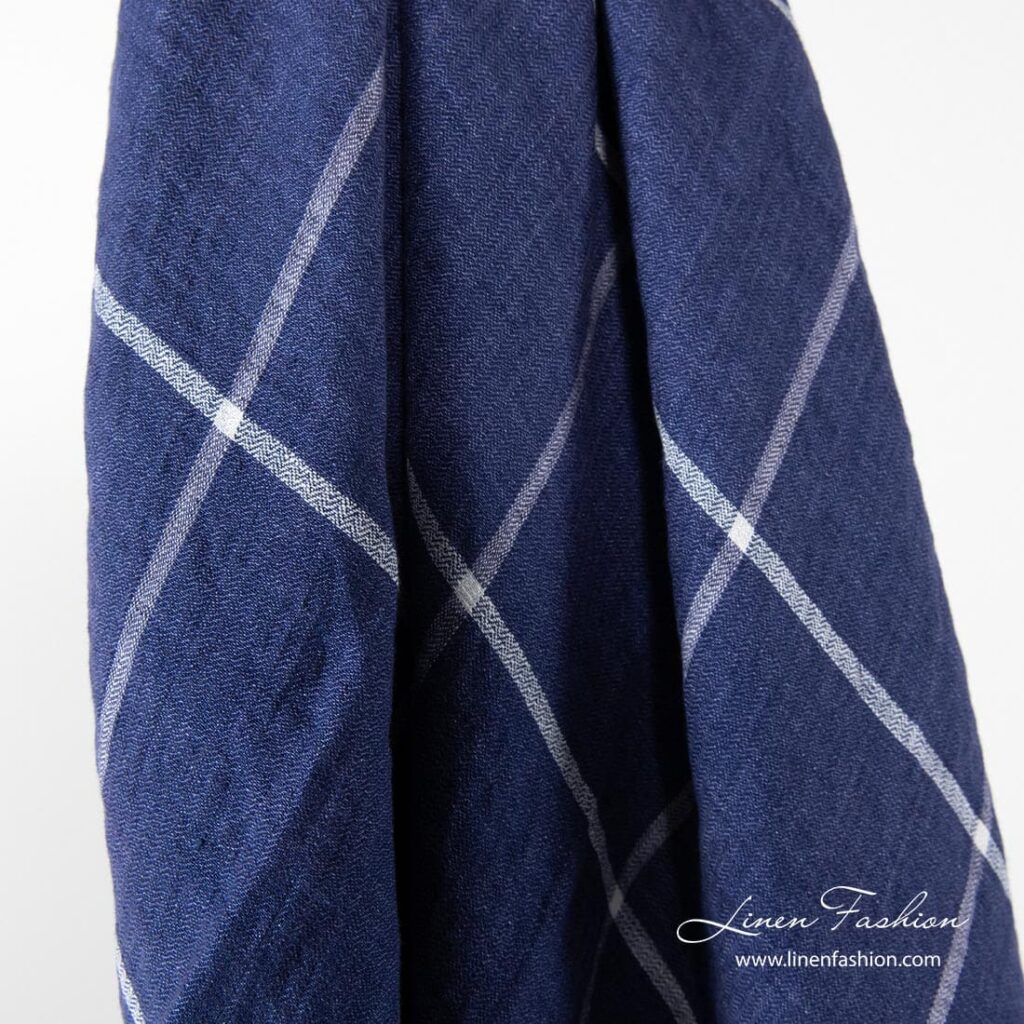 Checkered linen scarf in blue color.
