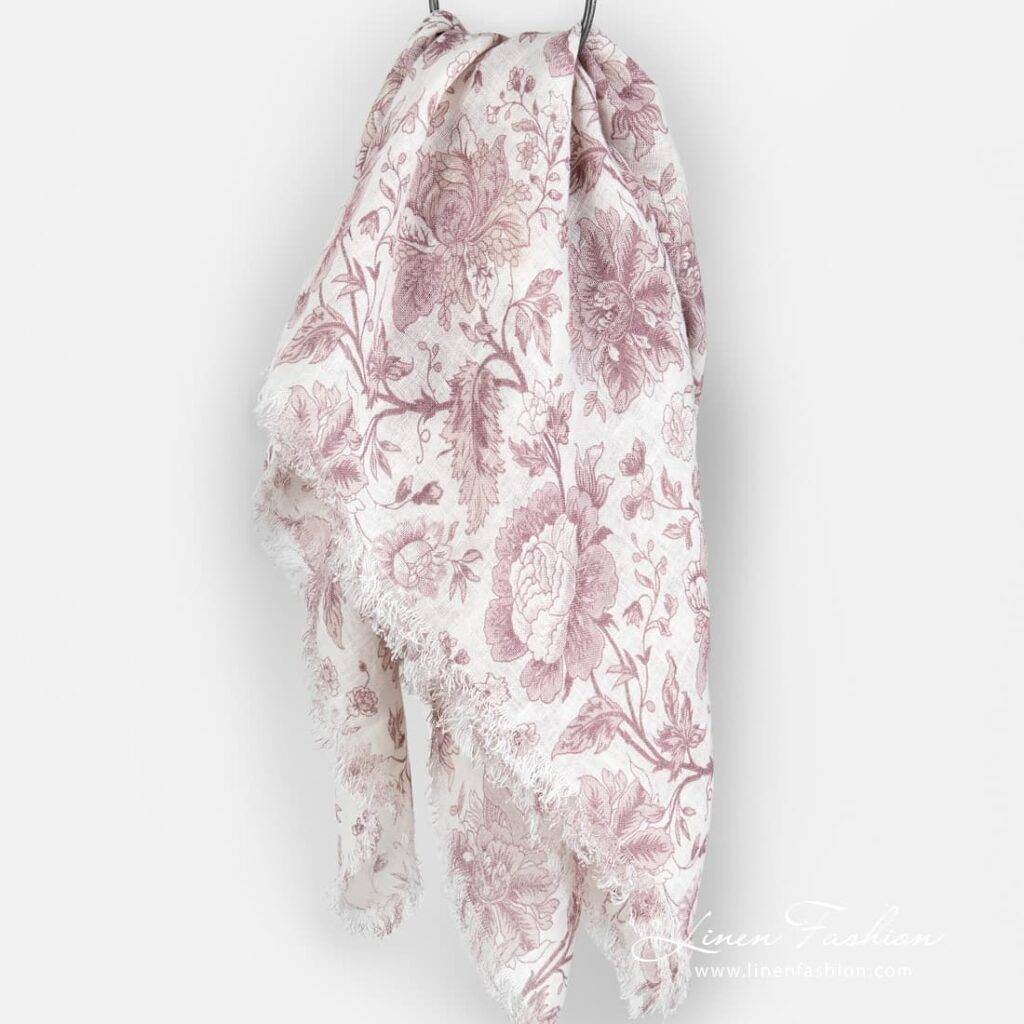 GARDENIA scarf in rosy colour.