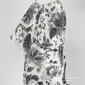 GARDENIA black scarf.