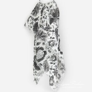 Black linen scarf.